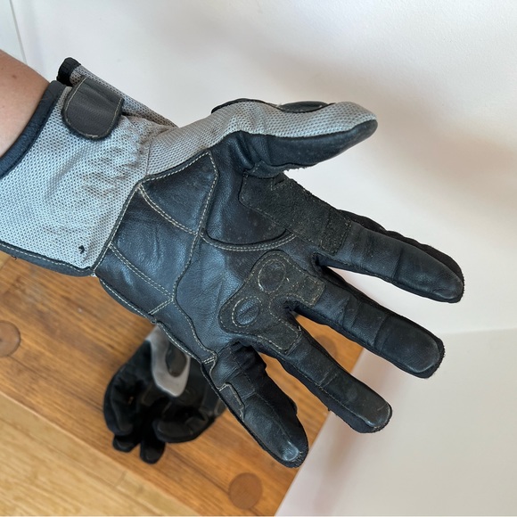 First Gear Motorcycle Gloves - Picture 3 of 4
